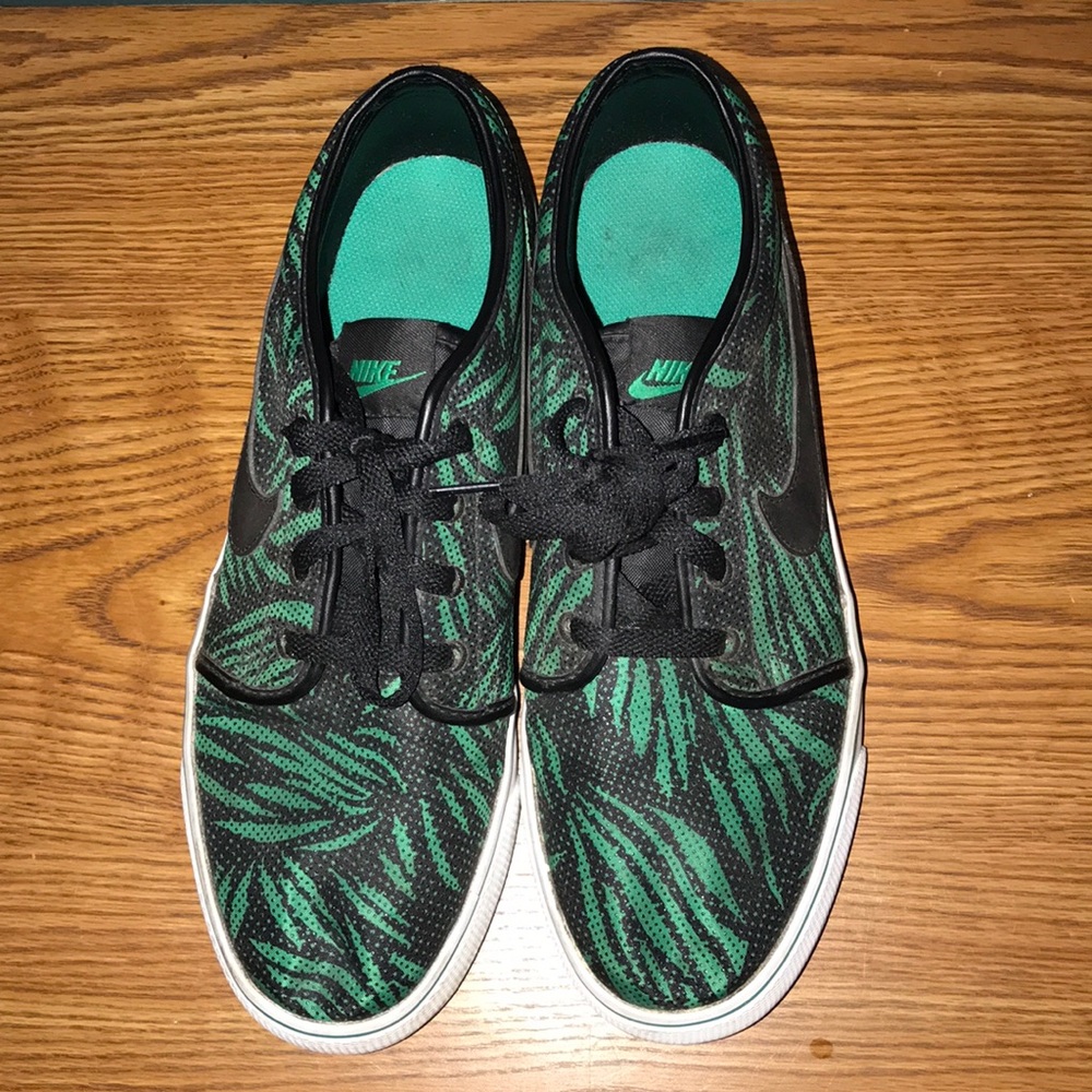 Nike low tops
